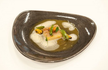 Großarler Ceviche mit Bouillabaisse - Großarler Ceviche mit Bouillabaisse und Kaiserschoten-Kimchi
Koch: Alexander Hettegger
Restaurant: DAS EDELWEISS