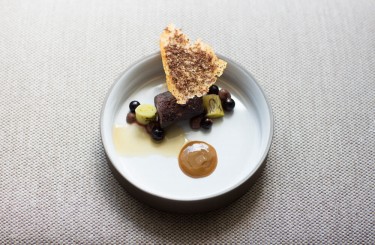 Blunze - Blunze, Lauch, Kartoffel, schwarze Johannisbeeren, Senf
Koch: Andreas Döllerer
Restaurant: Döllerers Genusswelten
