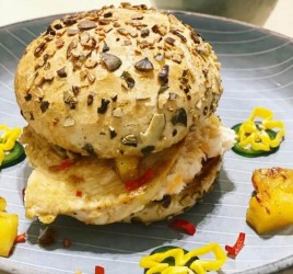 Hausgemachter Chickenburger - Hausgemachter Chickenburger mit Ingwer & Chili
Koch/Restaurant: Hausgemacht 