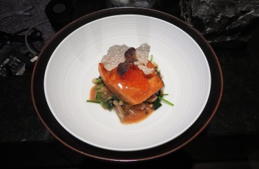 Alpine Salmon - Alpine Salmon, Linsen, Teriyaki - Fois Gras Sauce
Koch: Dietmar Sawyere
Restaurant: The Japanese