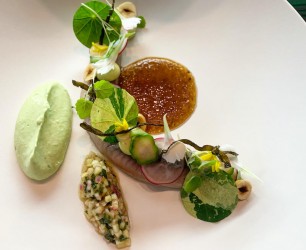 Matjes - Matjes ; Soja-Wasabi Shoyu ; Kapunziner ; Apfel-Zwiebelchutney ; Piemonteser Haselnuss
Koch: Christian Sturm-Willms
Restaurant: Yunico
