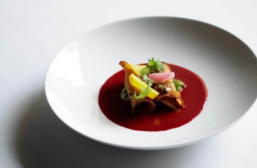 Beete mit Miso - Beete mit Miso
Rauchmandel, Kapernsalsa, Brot
Koch: Stephan Hentschel
Restaurant: COOKIES CREAM