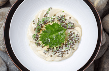 Jakobsmuscheln Carpaccio - Jakobsmuscheln Carpaccio, Babygurken, Beurre Blanc, Ossietra Kaviar
Koch: Dietmar Sawyere
Restaurant: The Japanese